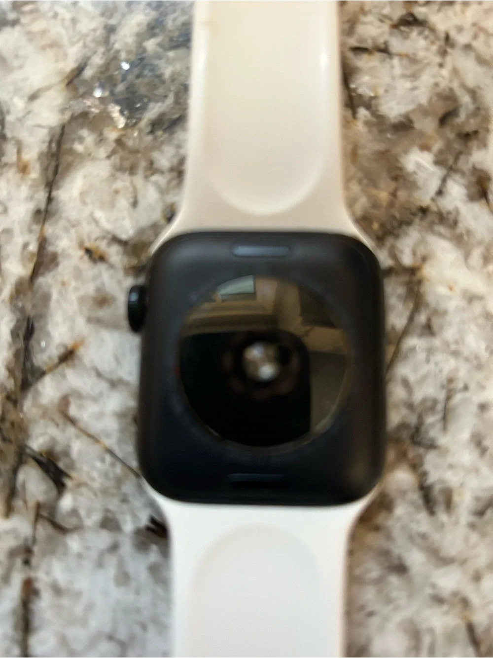Apple Watch Rose Gold Case with White Sport Band